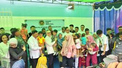 Menko Pangan Kunjungi SPPG di Surabaya, Sempat Bagi Makanan ke Ibu Hamil dan Balita