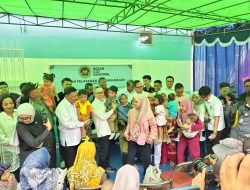 Menko Pangan Kunjungi SPPG di Surabaya, Sempat Bagi Makanan ke Ibu Hamil dan Balita