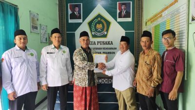 SMP Wachid Hasyim dan SMK Maarif Prambon Resmi Diikrarkan Wakaf di KUA Kecamatan Prambon