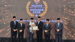 Langganan Juara, BAZNAS Gresik Raih Penghargaan Pengentasan Kemiskinan Ekstrem Terbaik