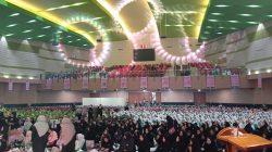 Fatayat NU Jember Gelar Maulid Nabi di Unej, Ribuan Jamaah Perempuan Khusuk Dengarkan Taushiyah Ustadzah Halimah Alaydrus
