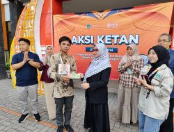 PKKMB UMAHA 2025, Mahasiswa Baru Berbagi 1.000 Paket Sayur Mayur ke Warga