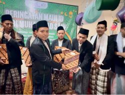MUI Sukolilo Gelar Wisuda Kursus Dakwah Rahmatan Lil Alamin dan Santunan 100 Anak Yatim Dhuafa di Momen Maulid Nabi
