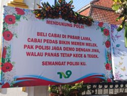 Deretan Karangan Bunga Jadi Simbol Cinta Warga untuk Polri di Surabaya