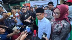 Menko Gus Imin  Serahkan Bantuan Rp 1 Miliar ke Ponpes Al Khoziny