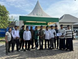 Basarnas Libatkan Alumni Al-Khoziny Bersihkan Puing Reruntuhan