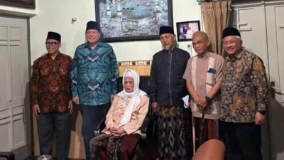 Etika Komunikasi dan Belajar Adab Pak CT ke Lirboyo