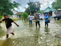 Tanggul Anak Kali Lamong Jebol, Ratusan Rumah di Benjeng Gresik Terendam Banjir