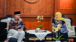 Terima Kunker  Menteri Haji di Grahadi, Gubernur Khofifah Sebut Jatim Siap Suplai Makanan untuk Haji