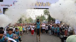 Ribuan Warga Ikuti Karang Taruna Fun Walk 2025 di Surabaya