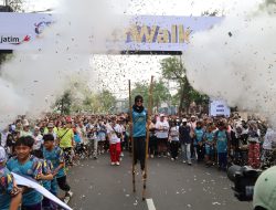 Ribuan Warga Ikuti Karang Taruna Fun Walk 2025 di Surabaya