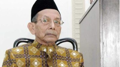 Mengenang KH Muhith Muzadi: Khittah NU, Garis  dan Konsep Berpolitik Kaum Santri