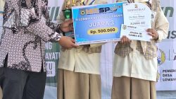 Inovatif, Siswi MTs NU Trate Gresik Olah Limbah Sisik Bandeng Jadi Biskuit Tinggi Gizi Pencegah Stunting