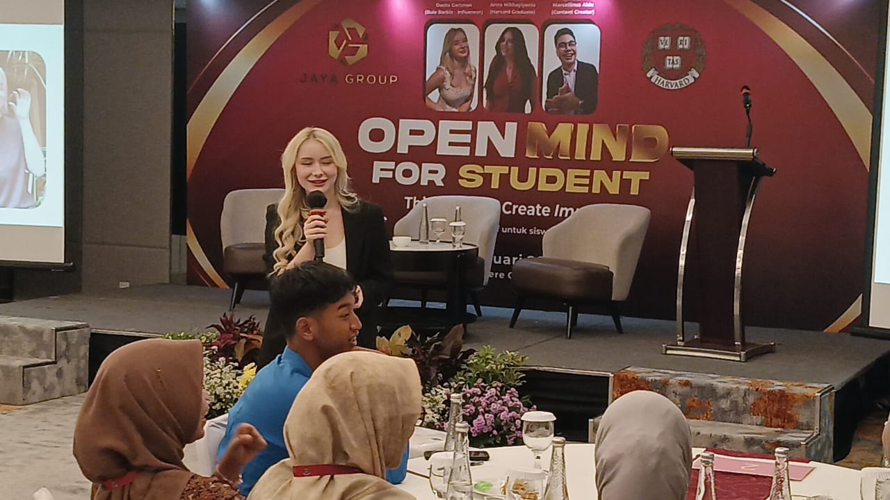 Hadapi Tantangan Era Digital, 50 Siswa Surabaya Diedukasi jadi Konten Kreator