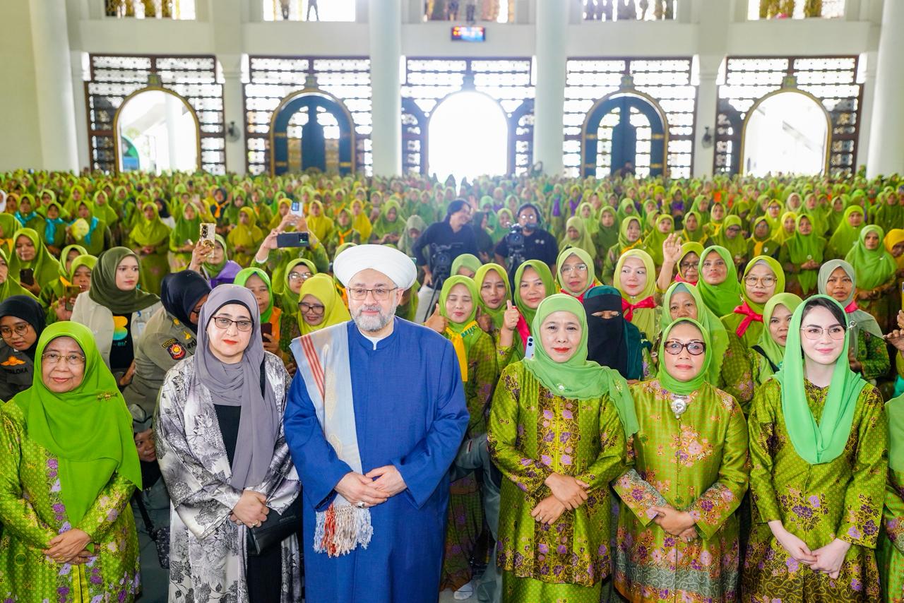 15 Ribu Jamaah Hadiri Harlah ke-80 Muslimat NU di Surabaya, Serukan Perdamaian Dunia ke PBB