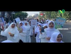 1000 Siswa Ta’miriyah Surabaya Refleksikan Makna Hijrah Lewat Pawai Ta’aruf