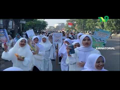 1000 Siswa Ta’miriyah Surabaya Refleksikan Makna Hijrah Lewat Pawai Ta’aruf