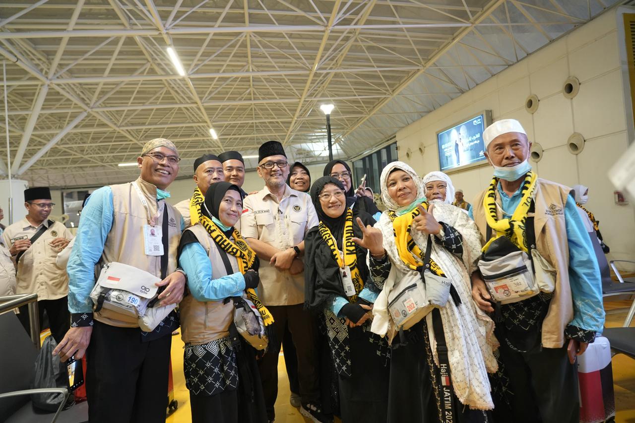 Menhaj Apresiasi Kedisiplinan Jemaah Sulawesi Selatan saat Lepas Kloter UPG 7 di Bandara Jeddah