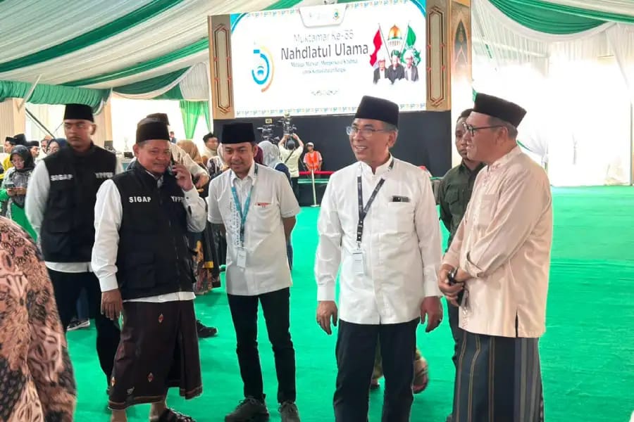 Gus Yahya Tinjau Arena Muktamar NU ke-35 di Tambakberas